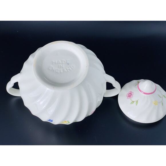 Johnson Brothers Summer Chintz Two Handled Sugar Bowl With Lid Made In England - Picture 8 of 8